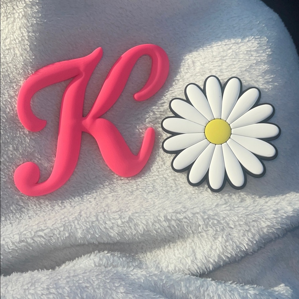 Monogram K & Daisy Charm Set - Pink K and White Daisy